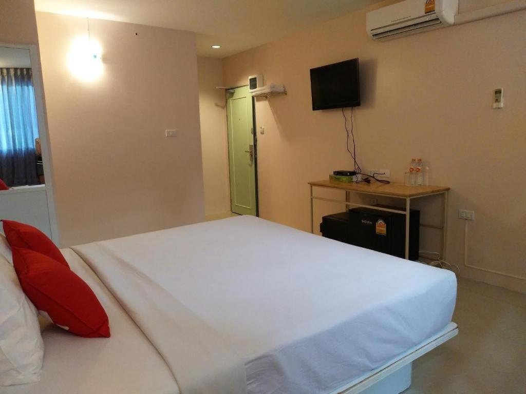 Bird Room Hotel - Pratunam Bangkok Bagian luar foto